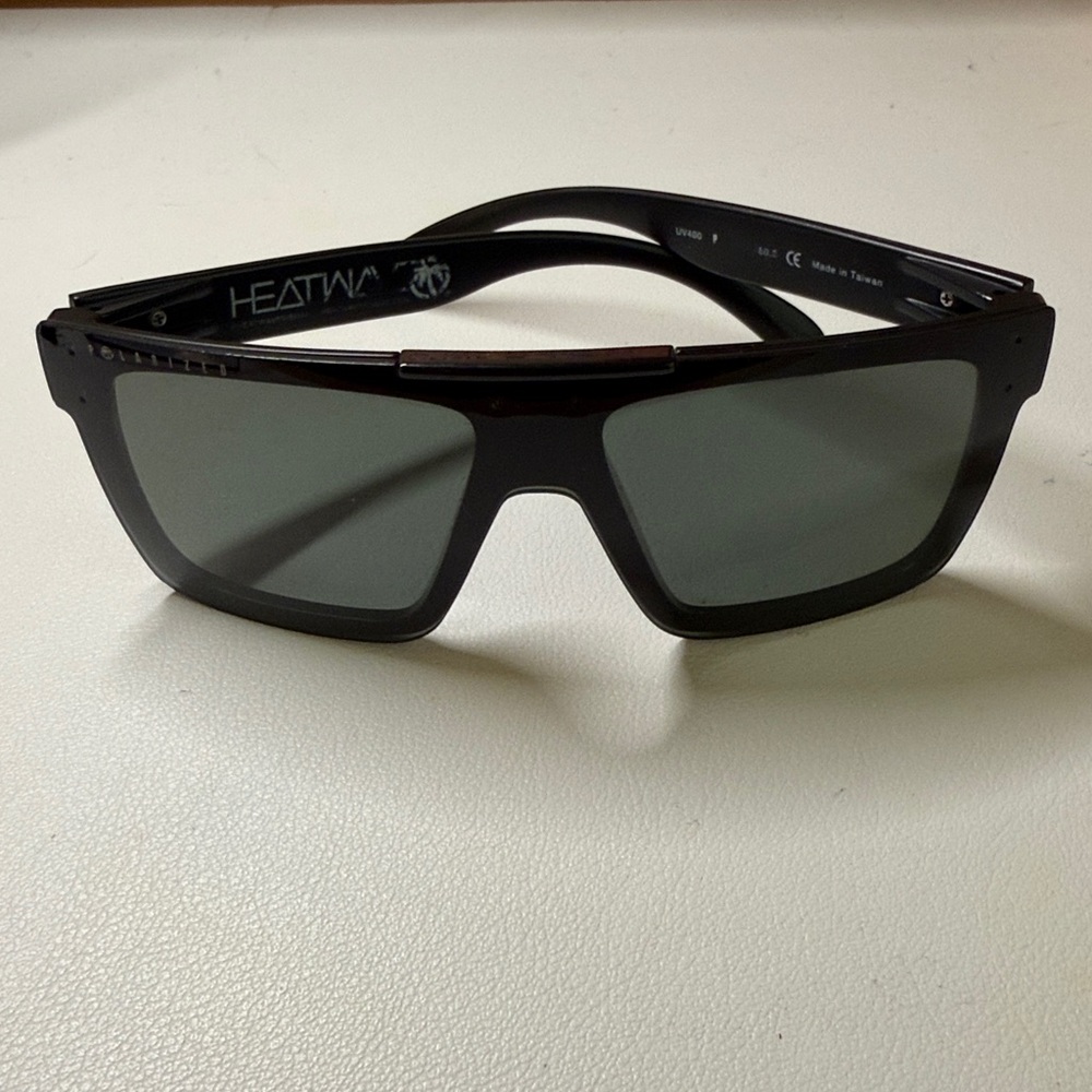 HEATWAVE QUATRO SUNGLASSES: BONES CUSTOM (Polarized)